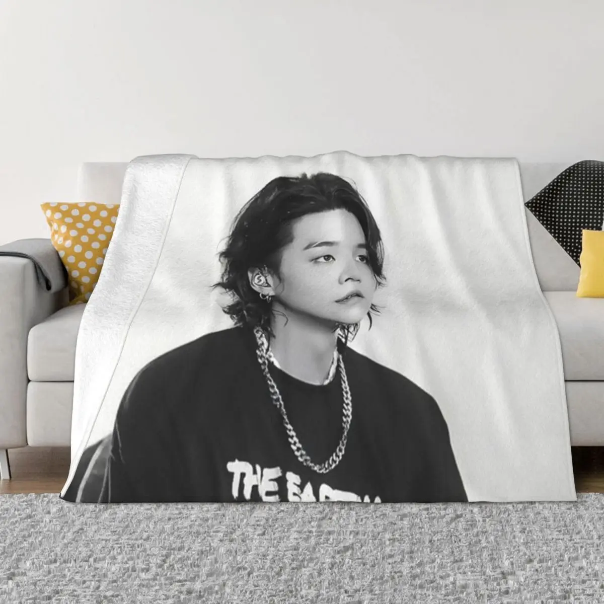 Flamethrower Cosplay Prop - Yoongi Concert Throw Blanket, Essentials quarto